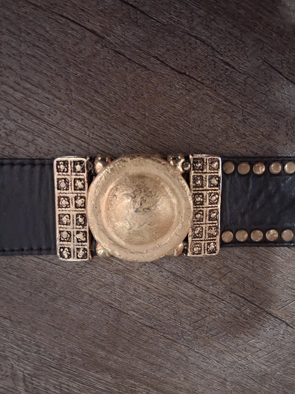 Y2K Streets Ahead Black Leather Belt with Gold Medallion Accents - Picture 5 of 6